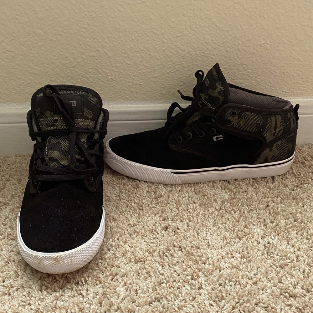 Globe Men's Motley Mid Skate Shoe
